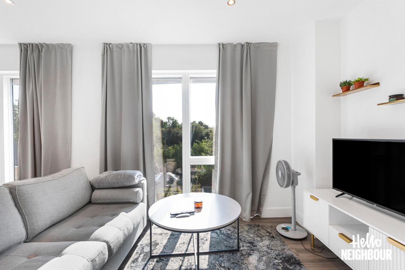 Modern 1 Bedroom Apartment With Parking In Colindale, London Edgware Dış mekan fotoğraf