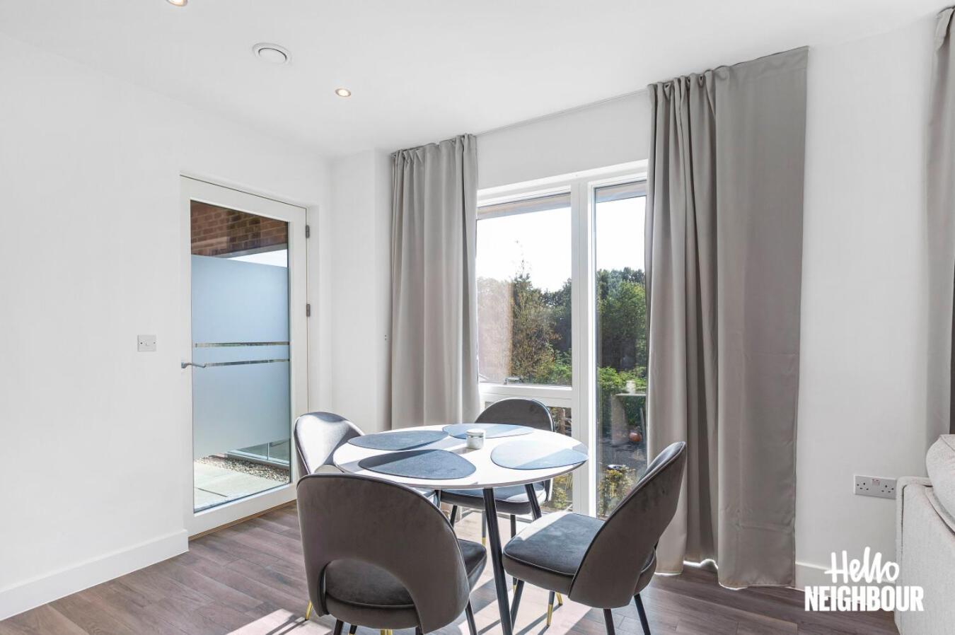 Modern 1 Bedroom Apartment With Parking In Colindale, London Edgware Dış mekan fotoğraf